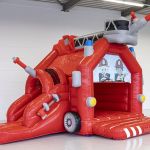 Bouncy+castle+with+slide+fire+truck 2205791 (1)